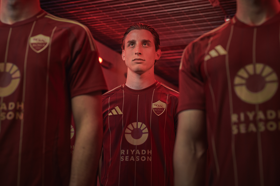 La nuova maglia della Roma è una celebrazione degli anni '30 | Outpump